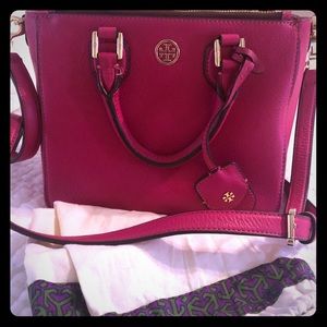 Tory Burch Pebbled mini Robinson Tote